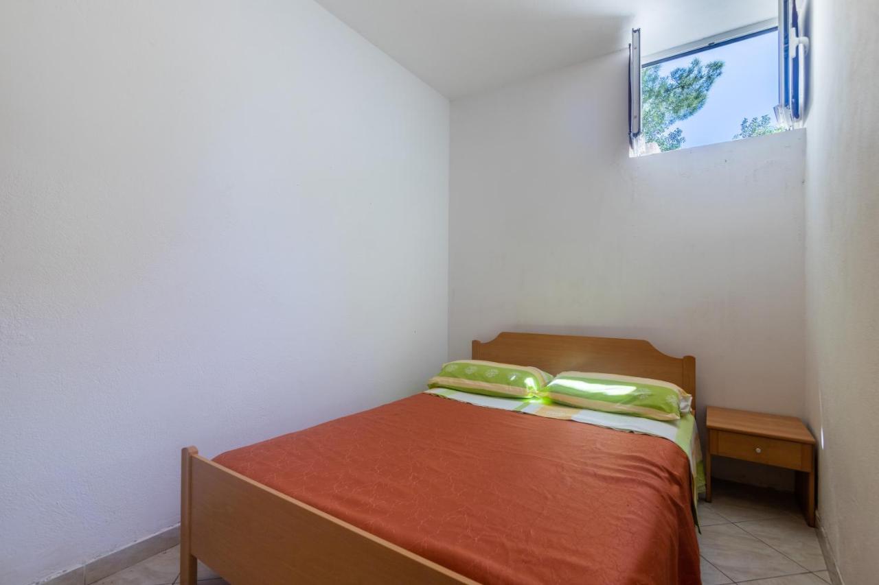 Apartments With A Parking Space Ivan Dolac, Hvar - 15784 Exterior foto