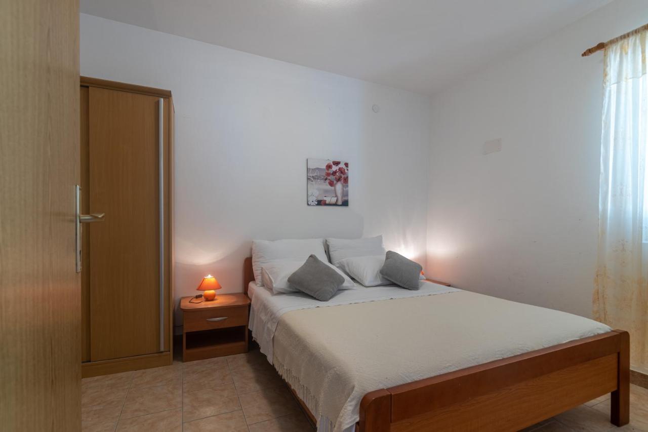 Apartments With A Parking Space Ivan Dolac, Hvar - 15784 Exterior foto
