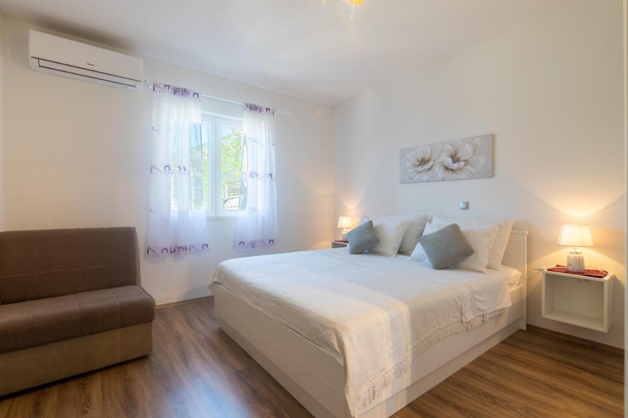 Apartments With A Parking Space Ivan Dolac, Hvar - 15784 Exterior foto